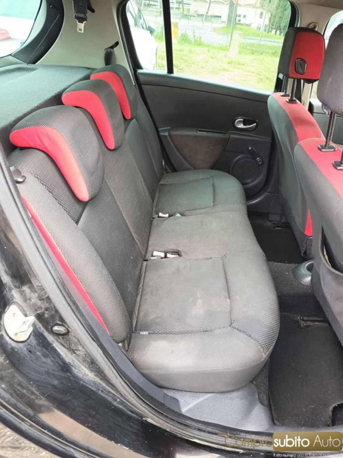 Renault Clio 1.5 dCi 70CV 5 porte Confort (14)