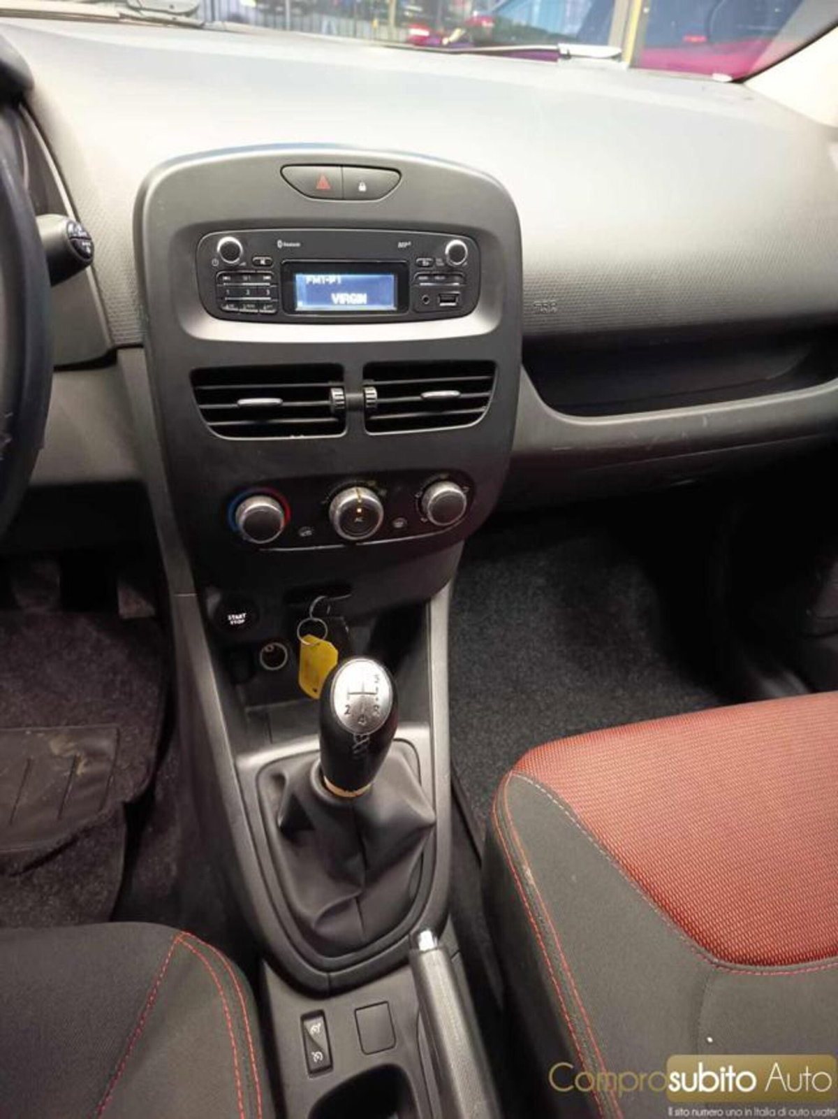 Renault Clio 1.2 75CV GPL 5 porte Live (13)