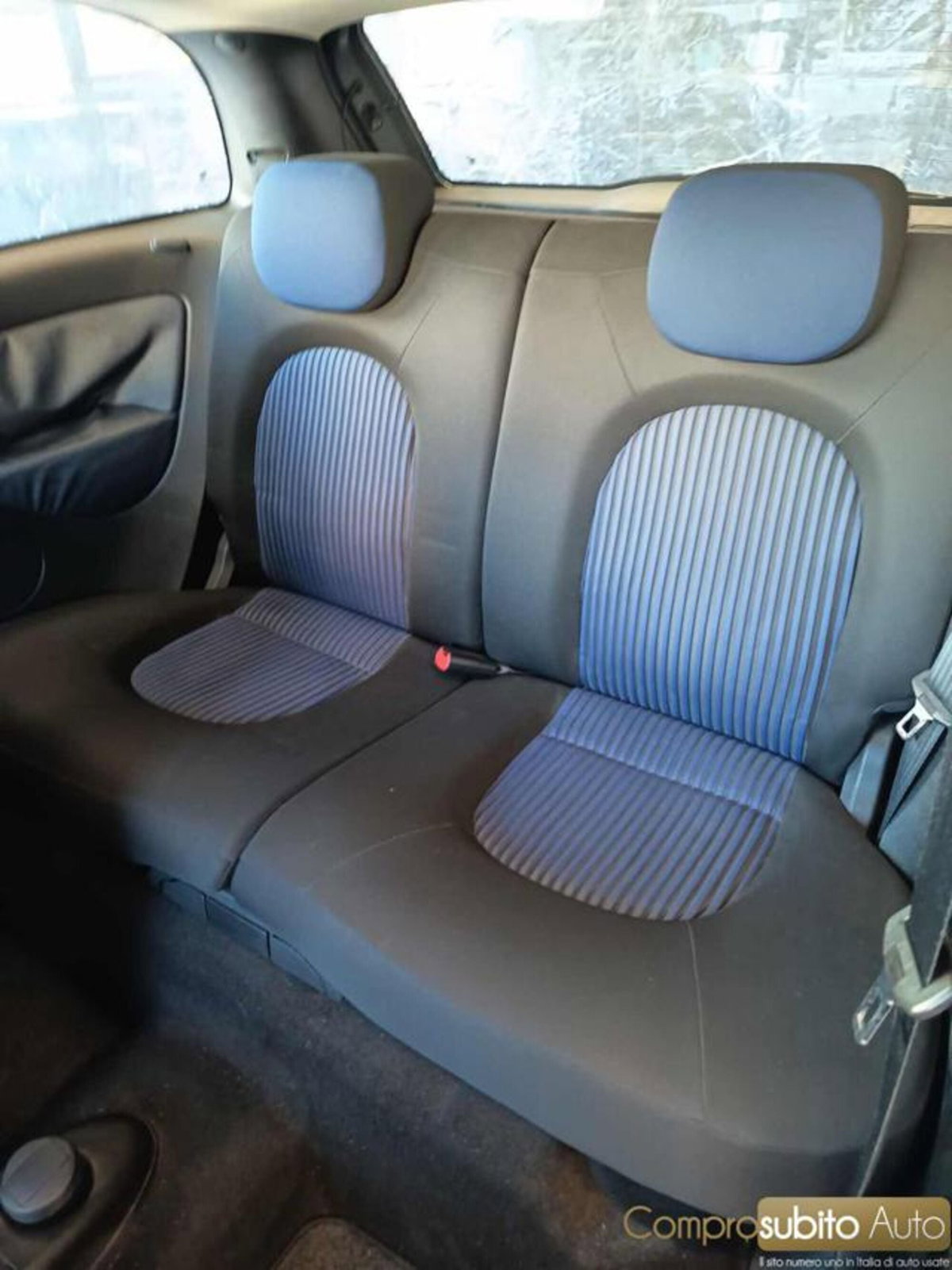 Lancia Ypsilon 1.3 MJT 75 CV Platino (8)