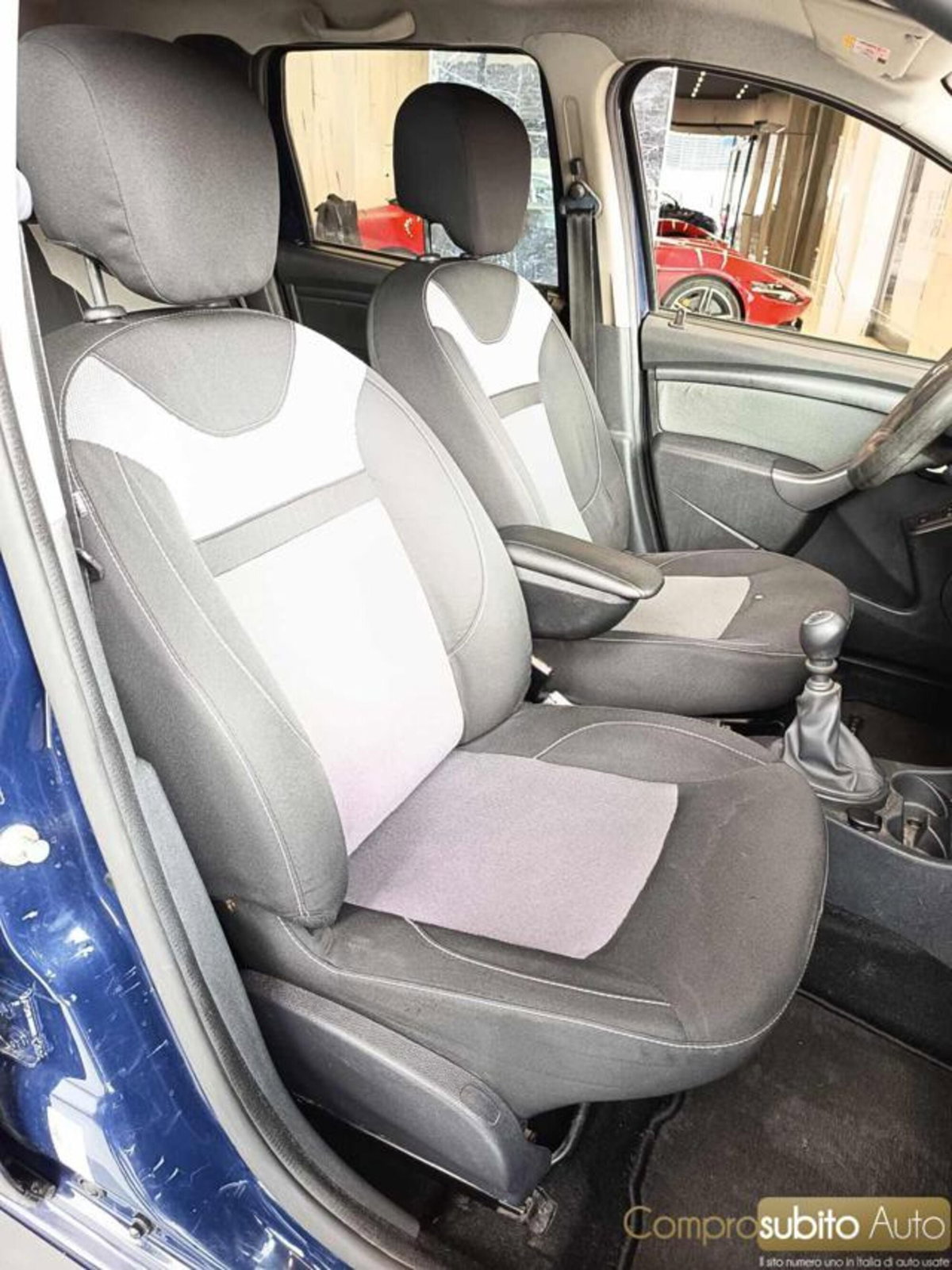 Dacia Duster 1.5 dCi 110CV 4x4 Lauréate N1 (10)