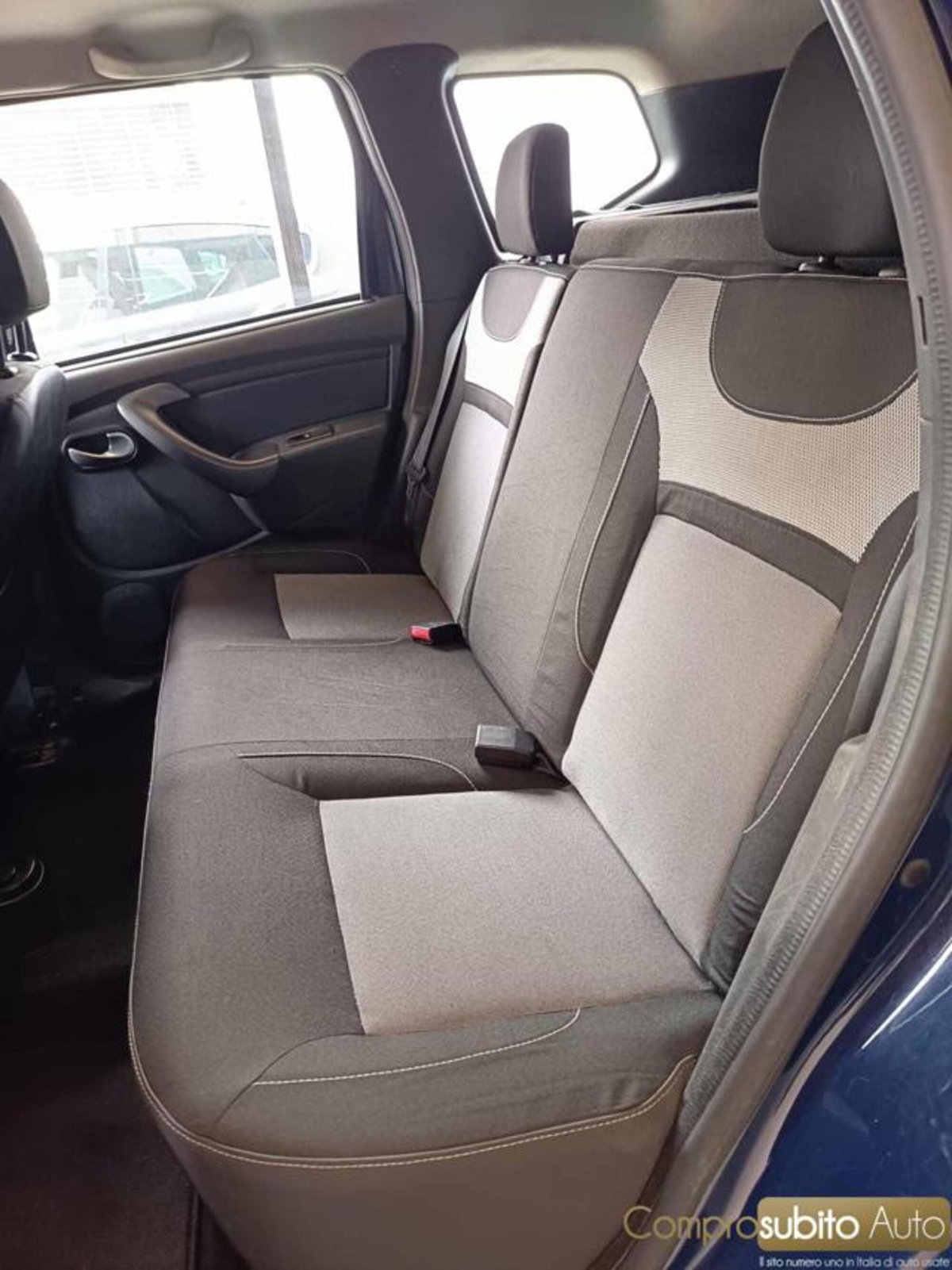 Dacia Duster 1.5 dCi 110CV 4x4 Lauréate N1 (12)