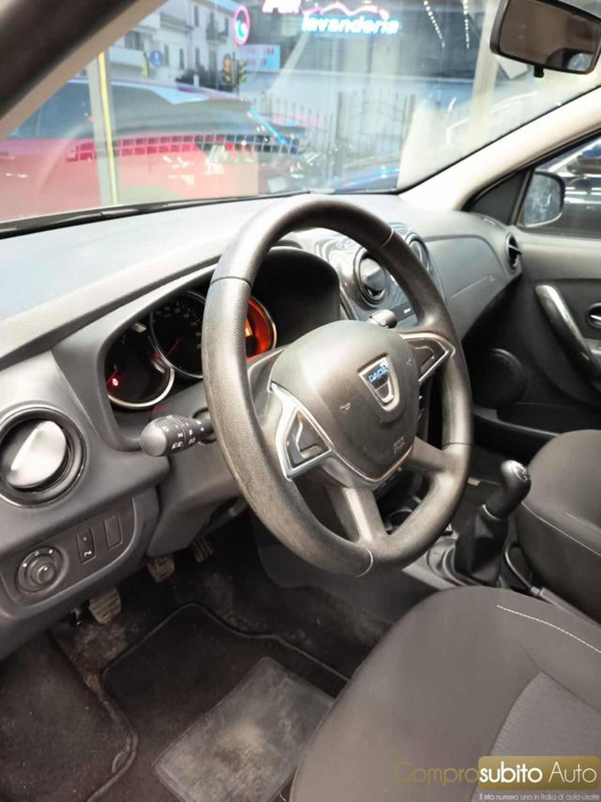 Dacia Sandero 1.5 dCi 8V 75CV Start&Stop Essential (10)