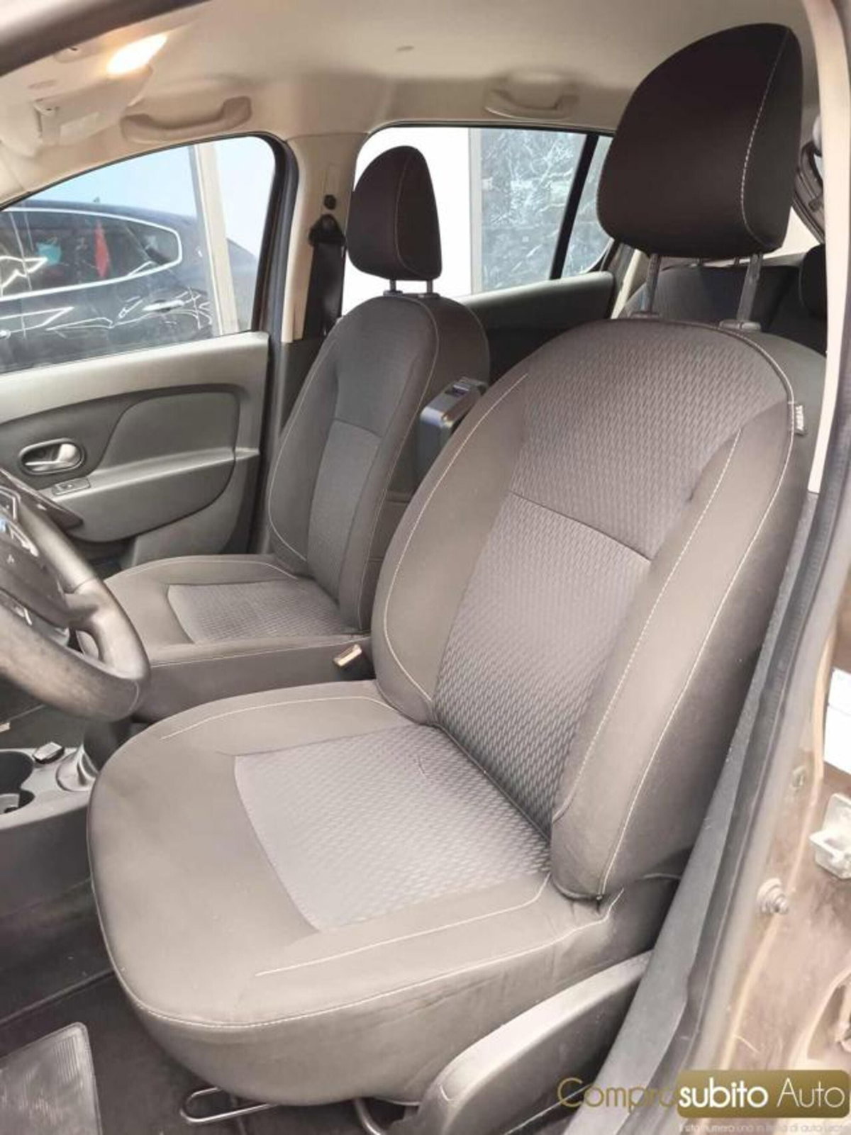 Dacia Sandero 1.5 dCi 8V 75CV Start&Stop Essential (11)