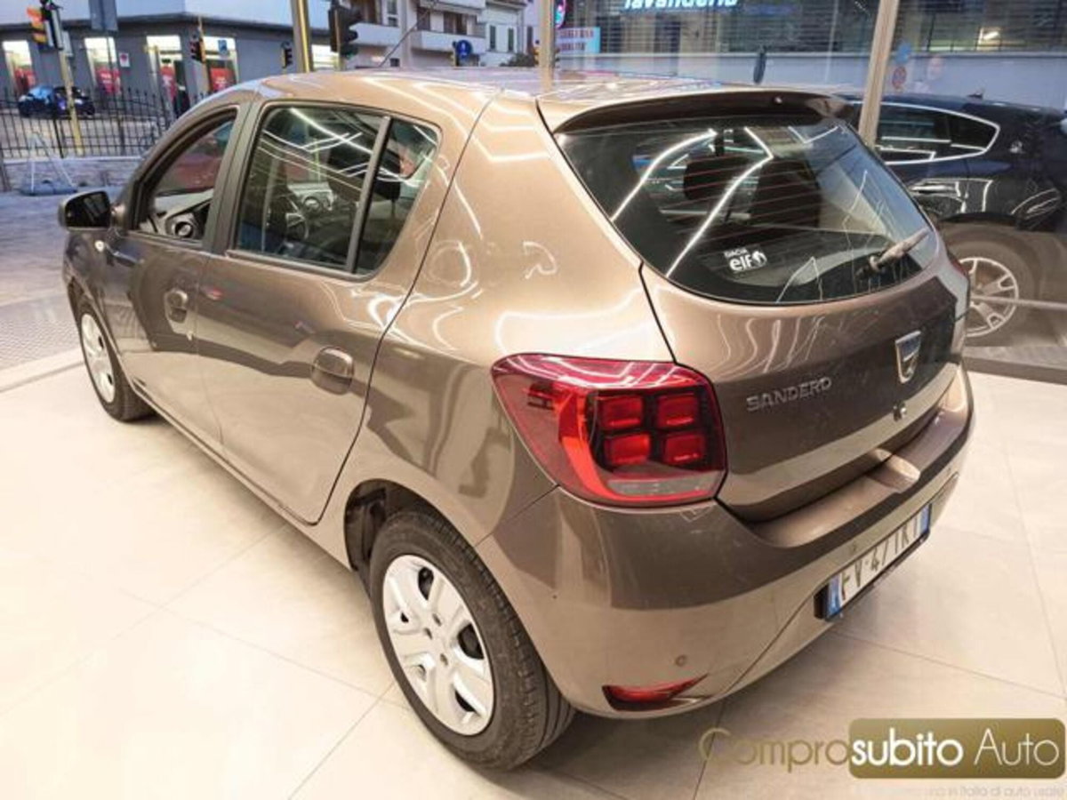 Dacia Sandero 1.5 dCi 8V 75CV Start&Stop Essential (8)