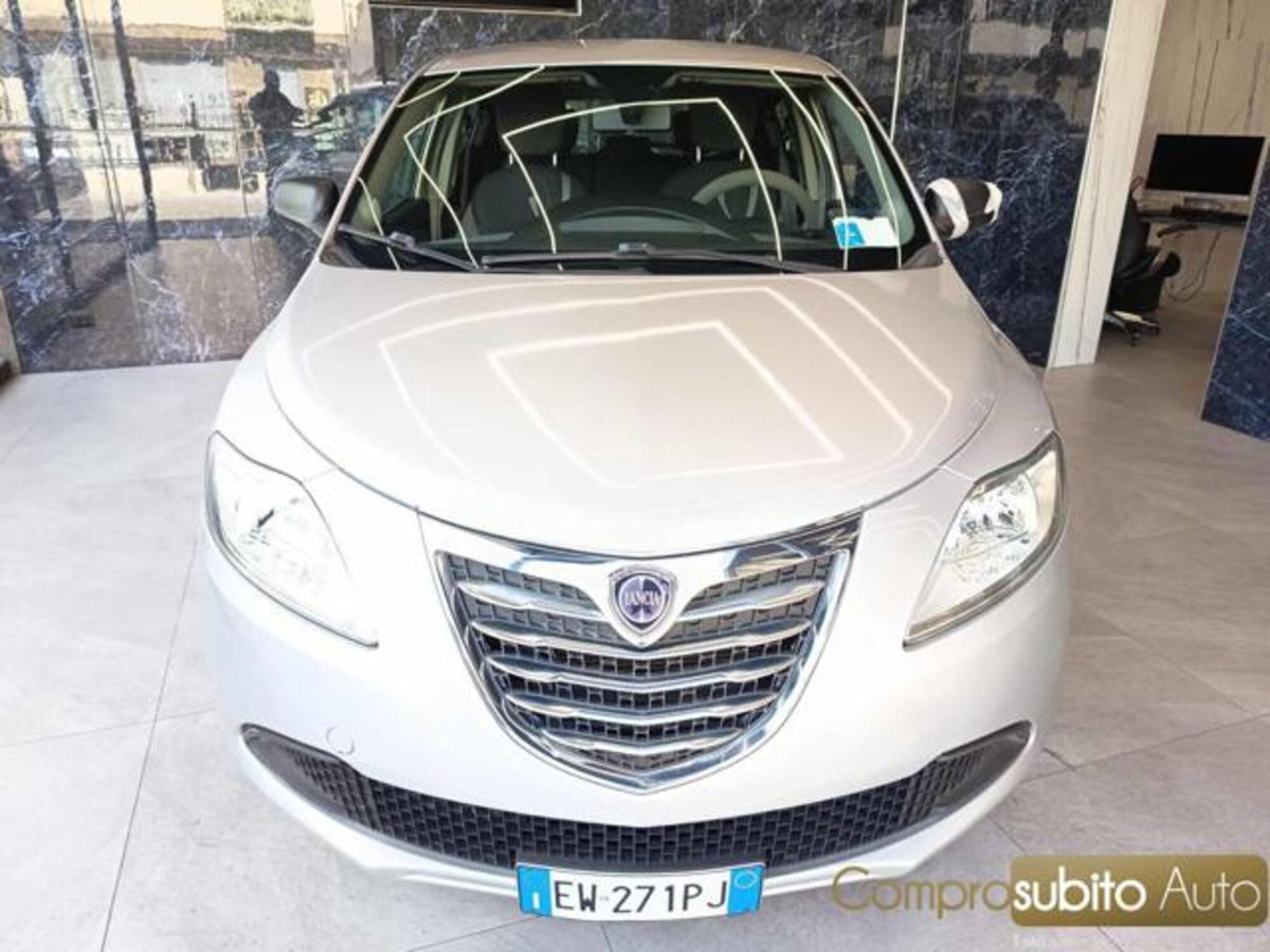 Lancia Ypsilon 1.3 MJT 16V 95 CV 5 porte S&S Silver