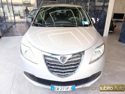 Lancia Ypsilon 1.3 MJT 16V 95 CV 5 porte S&S Silver usata