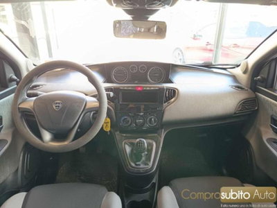 Lancia Ypsilon 1.3 MJT 16V 95 CV 5 porte S&S Silver (11)