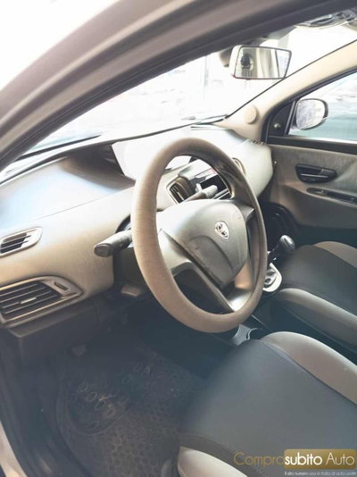 Lancia Ypsilon 1.3 MJT 16V 95 CV 5 porte S&S Silver (12)