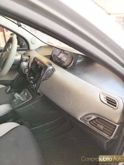 Lancia Ypsilon 1.3 MJT 16V 95 CV 5 porte S&S Silver (14)