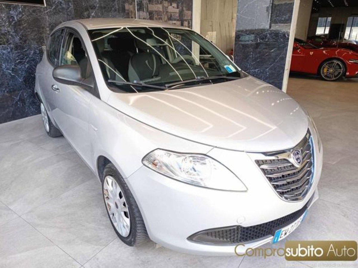 Lancia Ypsilon 1.3 MJT 16V 95 CV 5 porte S&S Silver (4)