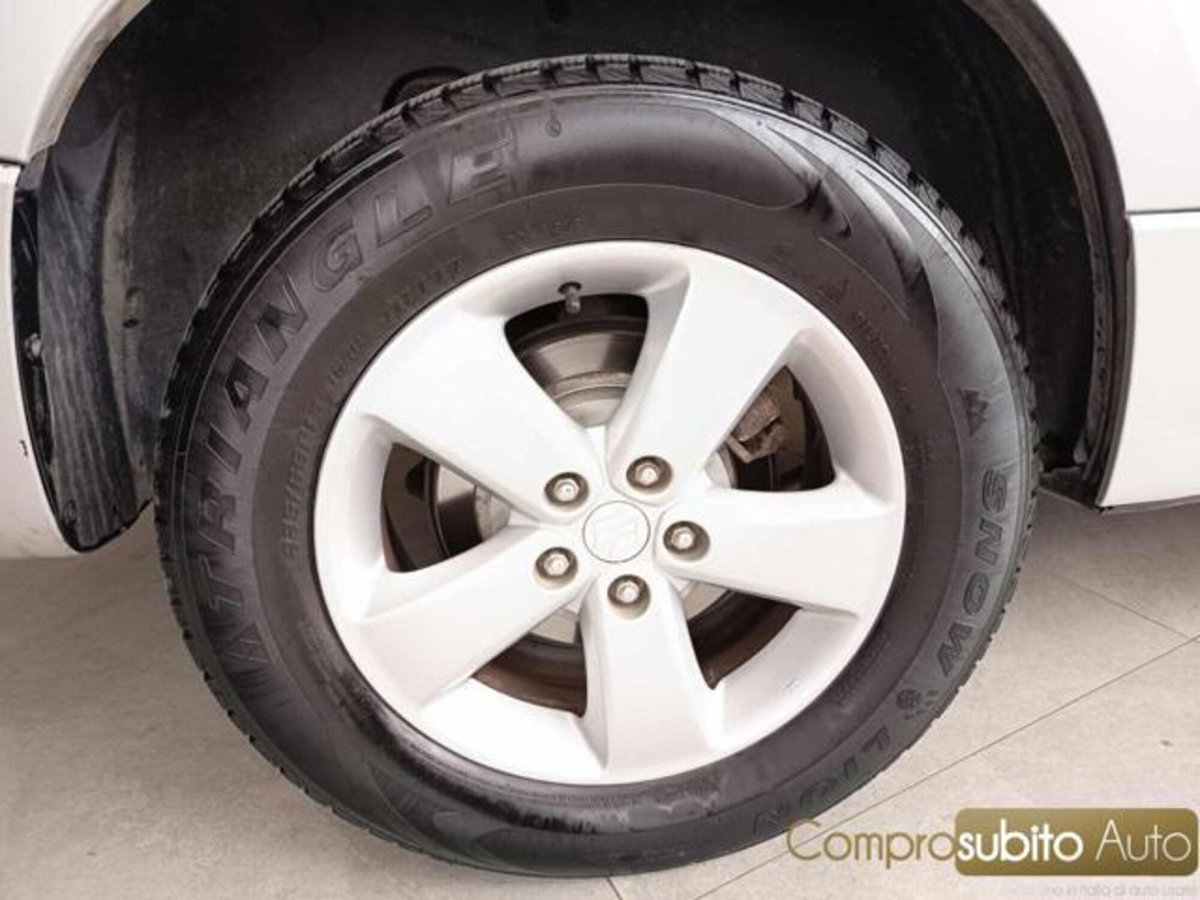 Suzuki Grand Vitara 1.9 DDiS 5 porte Offroad (10)