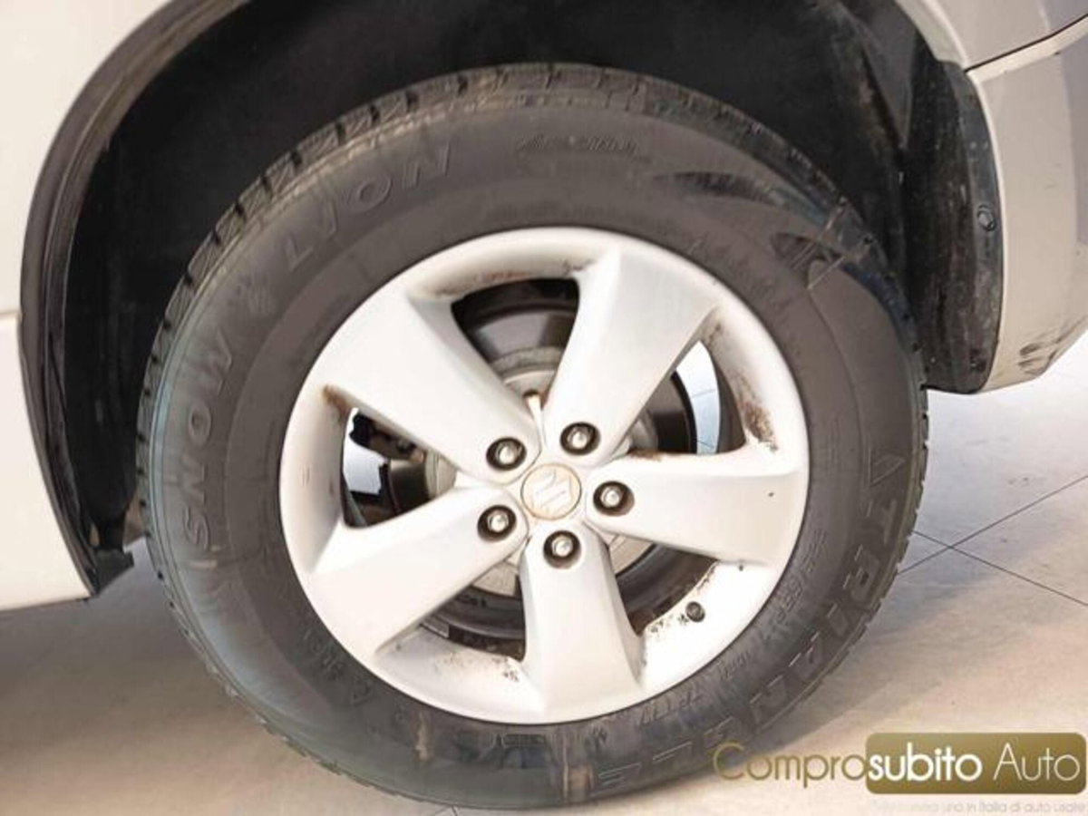 Suzuki Grand Vitara 1.9 DDiS 5 porte Offroad (11)