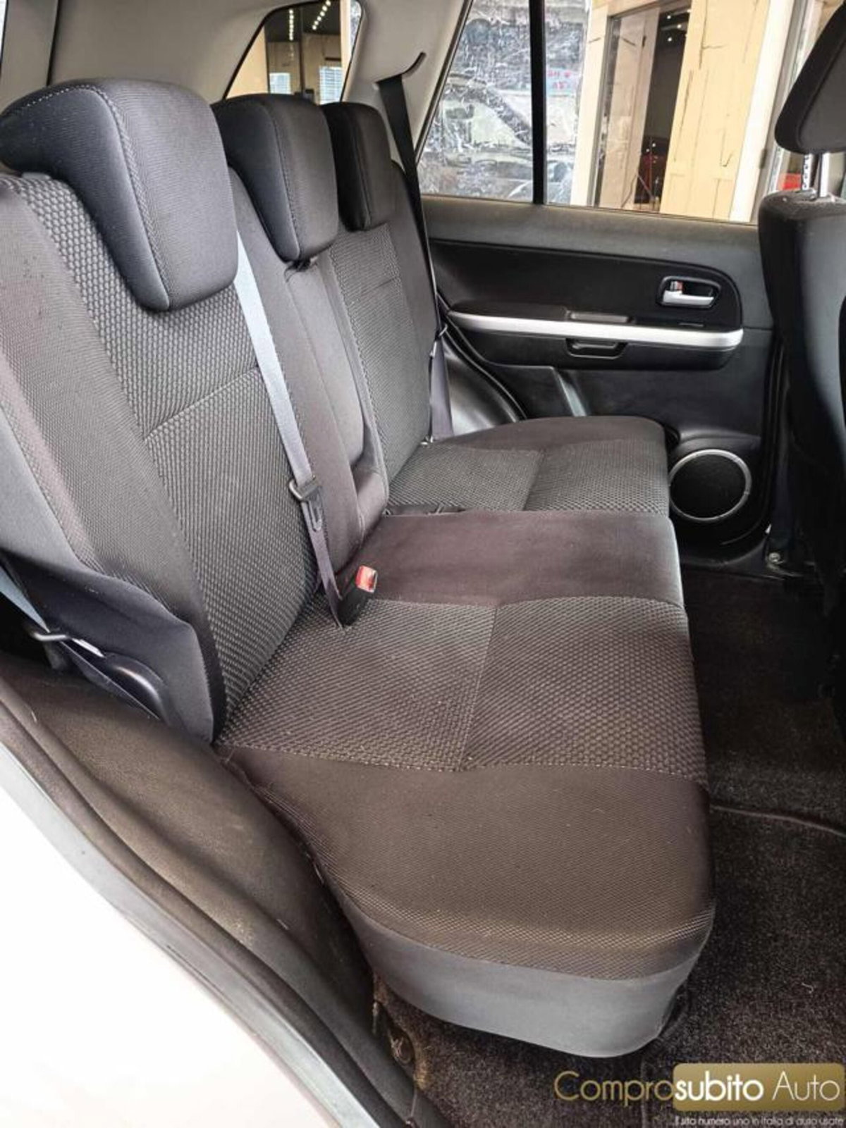 Suzuki Grand Vitara 1.9 DDiS 5 porte Offroad (20)
