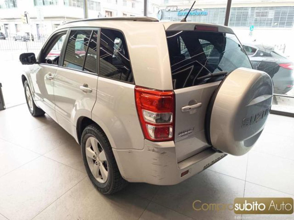 Suzuki Grand Vitara 1.9 DDiS 5 porte Offroad (5)