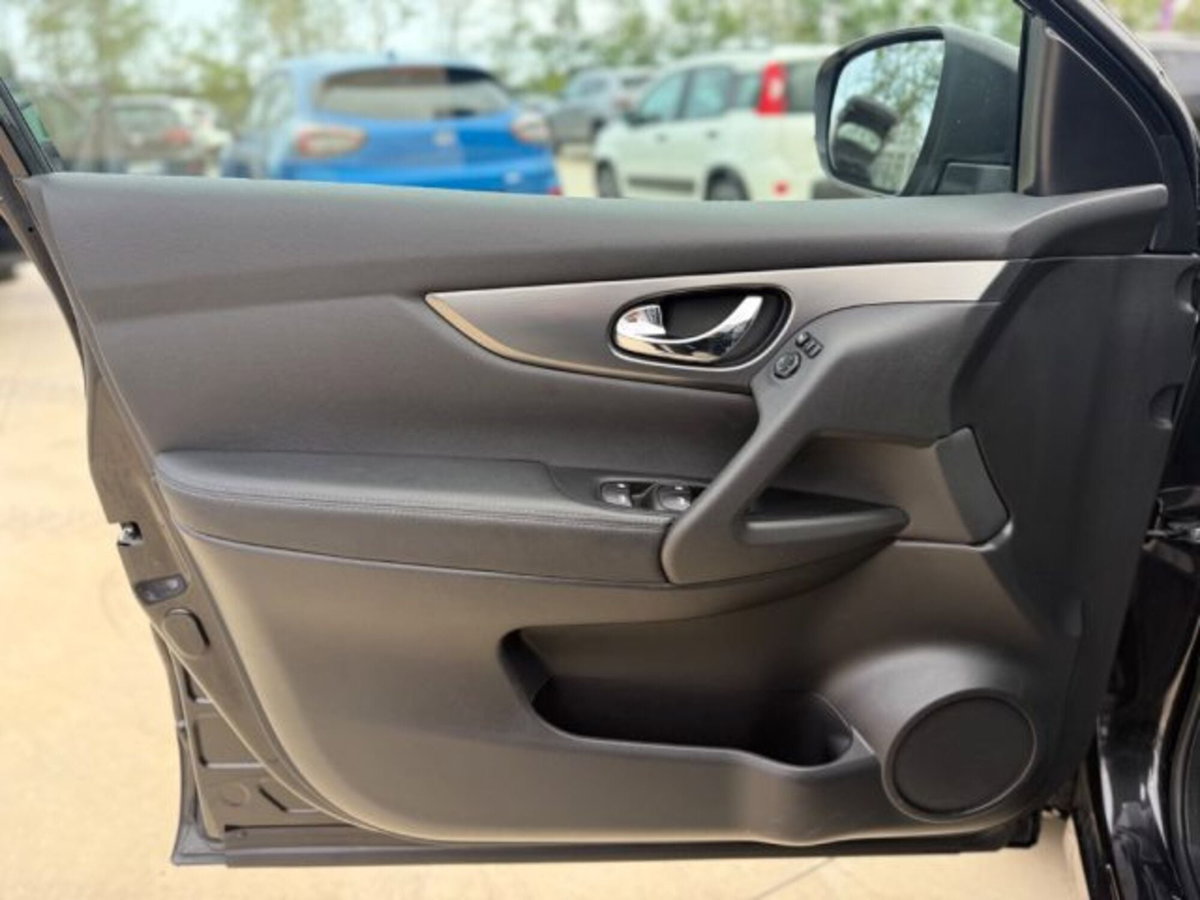 Nissan Qashqai 1.5 dCi 115 CV N-Connecta (14)
