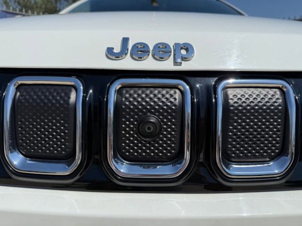 Jeep Compass 1.6 Multijet II 2WD Limited (9)