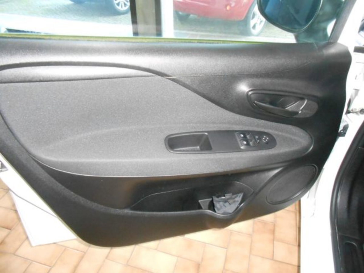 Fiat Grande Punto 1.4 GPL 5 porte Actual (5)