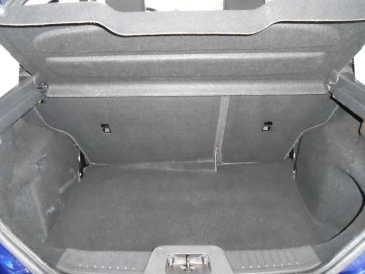 Ford Fiesta 1.4 3 porte Bz.- GPL (11)
