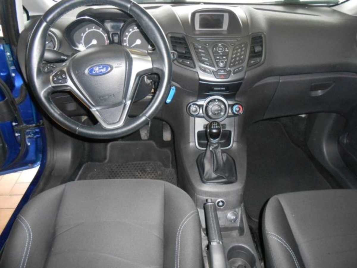 Ford Fiesta 1.4 3 porte Bz.- GPL (12)