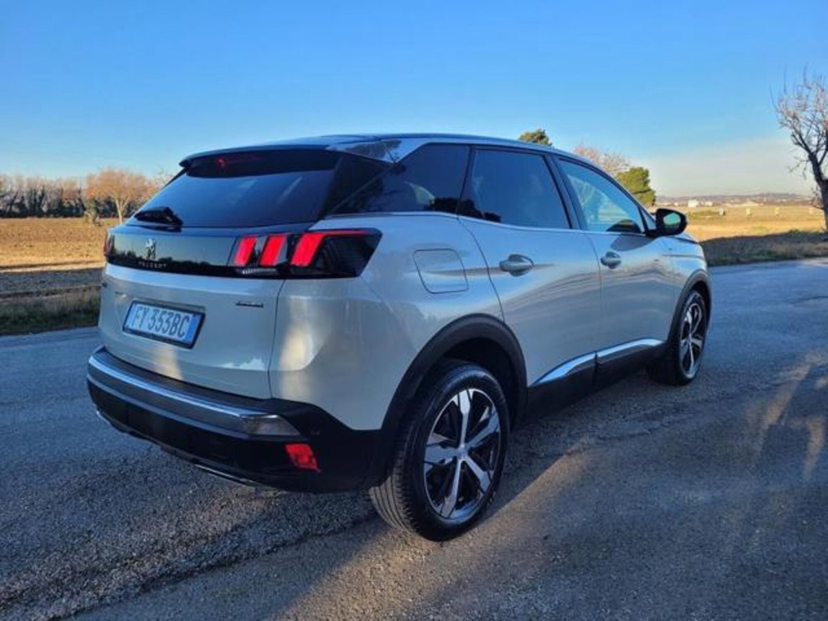 Peugeot 3008 BlueHDi 130 S&S EAT8 GT Line (4)