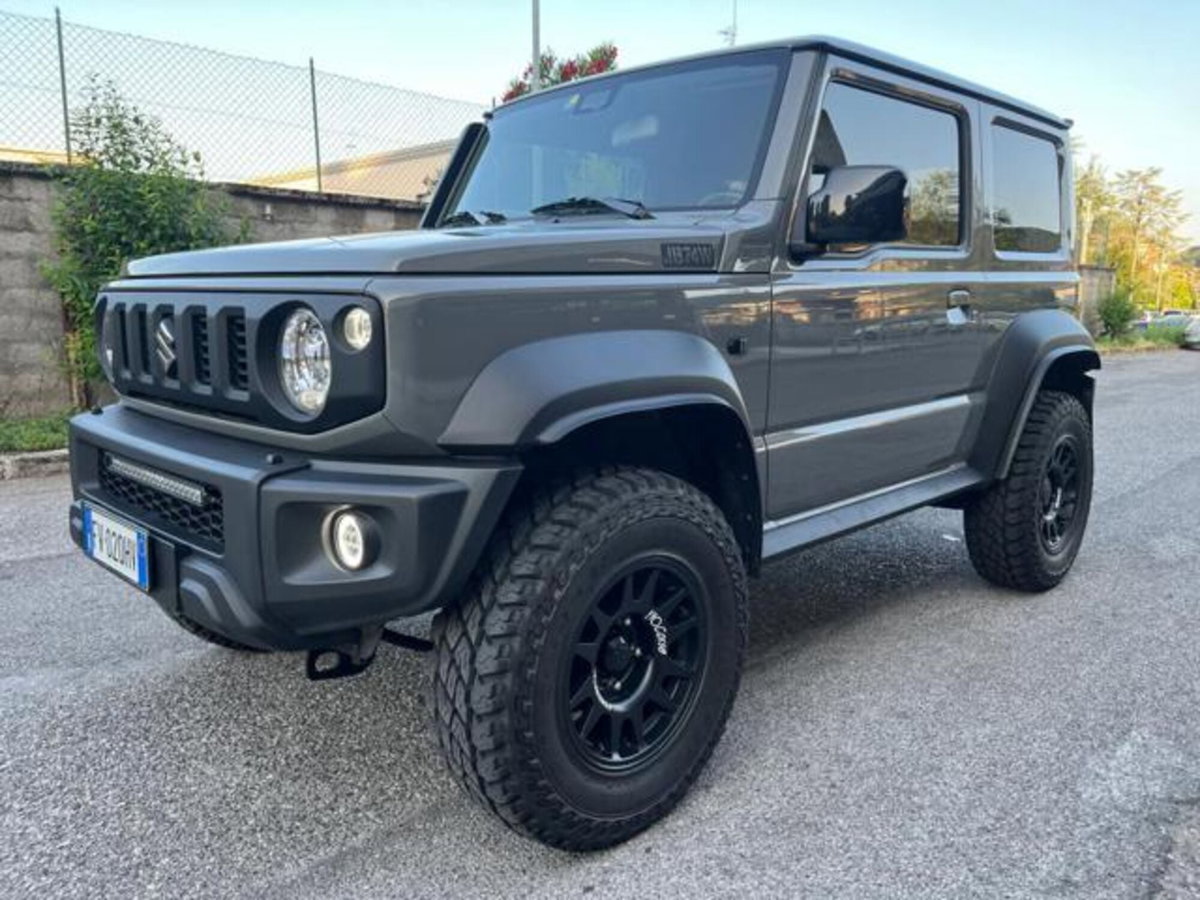 Suzuki Jimny 1.5 5MT Top (2)