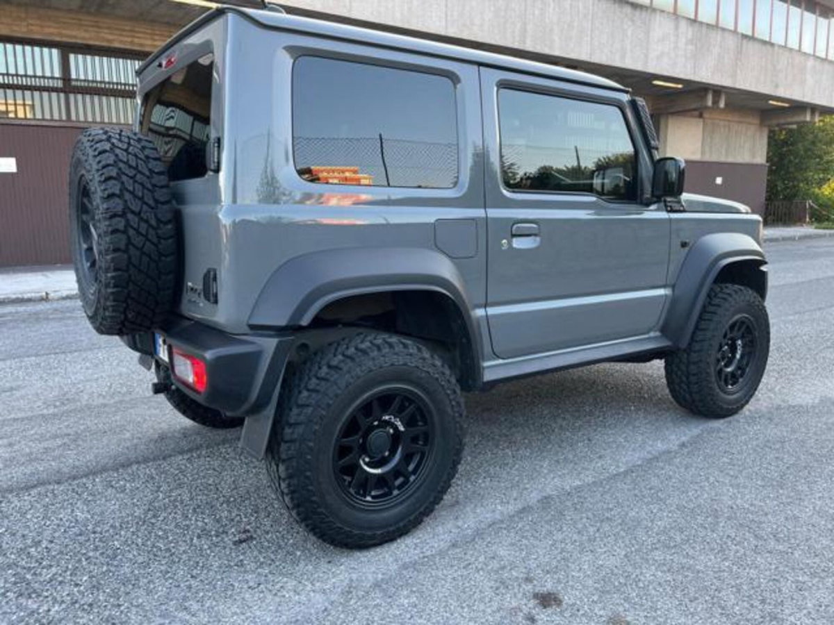 Suzuki Jimny 1.5 5MT Top (3)