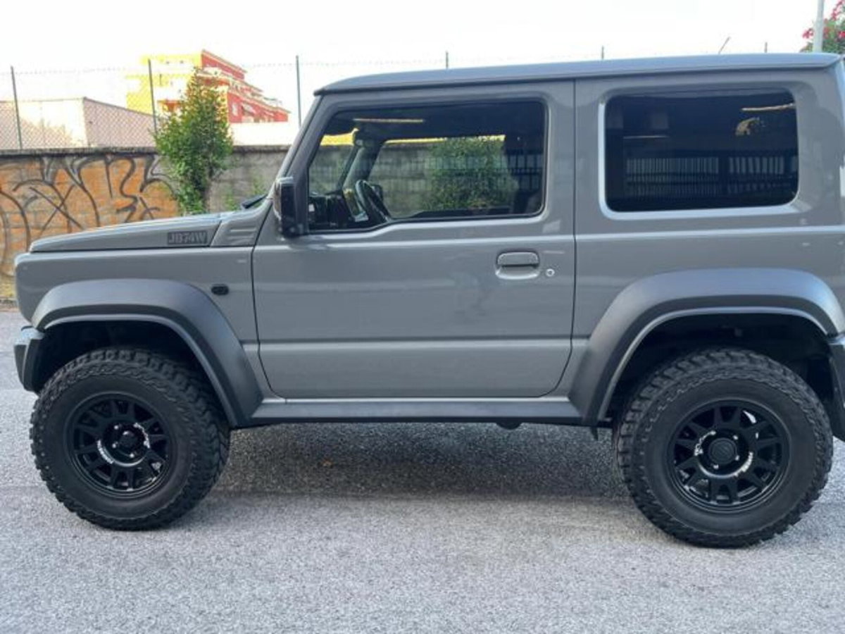 Suzuki Jimny 1.5 5MT Top (5)