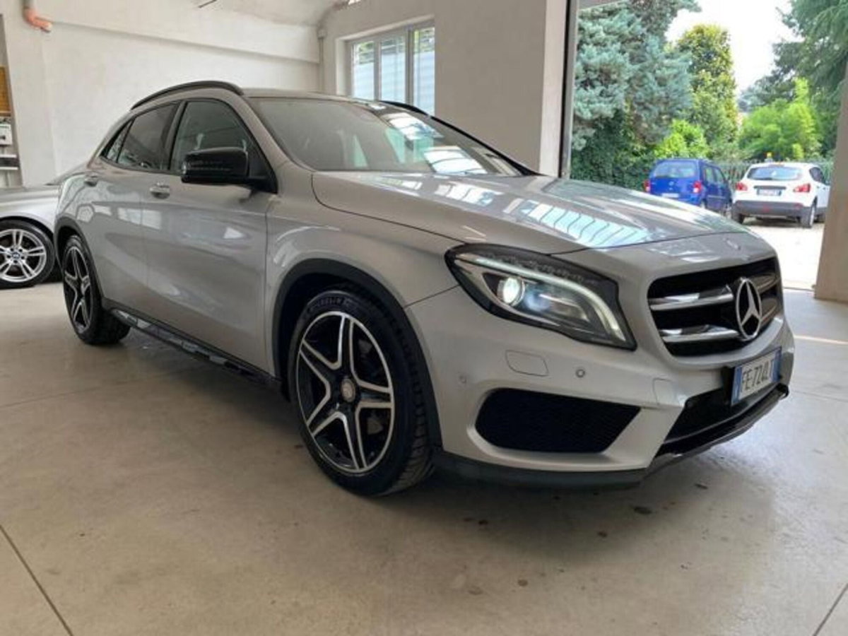 Mercedes-Benz GLA SUV 220 d Automatic 4Matic Premium (2)