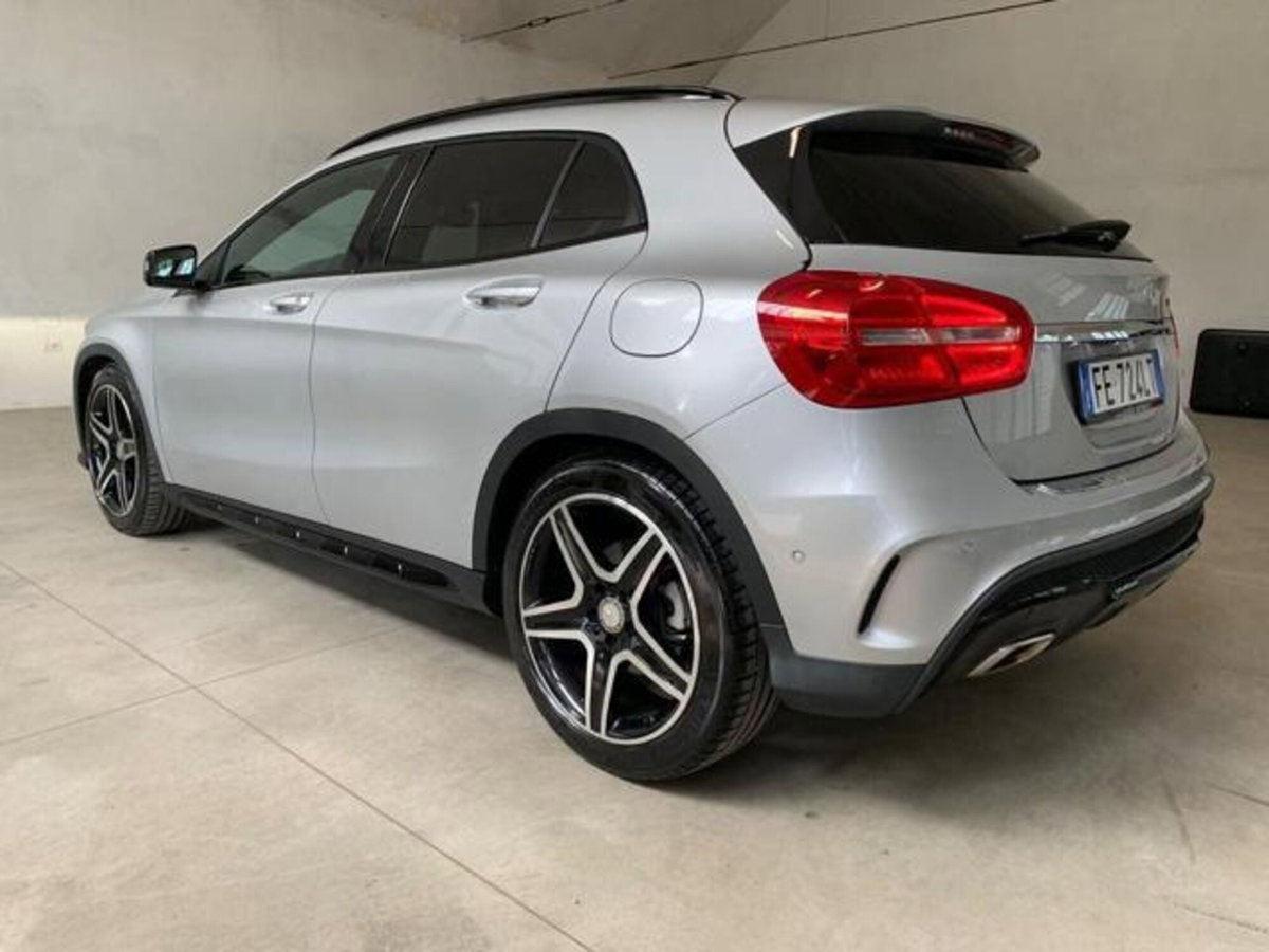 Mercedes-Benz GLA SUV 220 d Automatic 4Matic Premium (3)