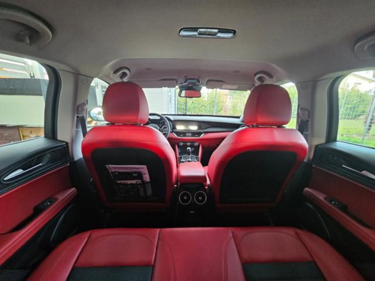 Alfa Romeo Stelvio Stelvio 2.2 Turbodiesel 210 CV AT8 Q4 Ti (13)