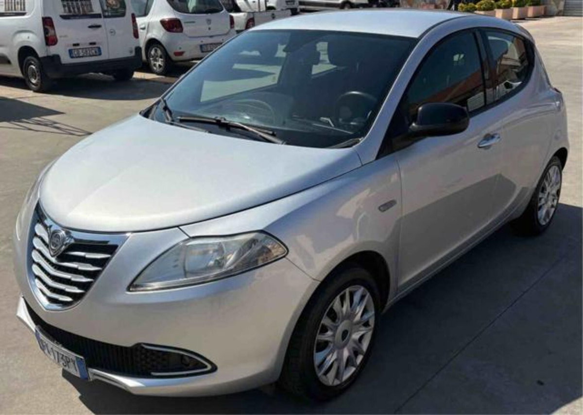 Lancia Ypsilon 1.2 69 CV 5 porte GPL Gold Plus