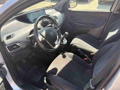 Lancia Ypsilon 1.2 69 CV 5 porte GPL Gold Plus (10)
