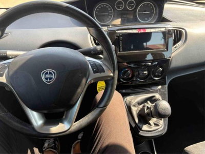Lancia Ypsilon 1.2 69 CV 5 porte GPL Gold Plus (14)