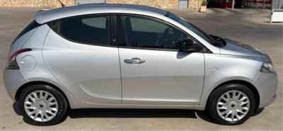Lancia Ypsilon 1.2 69 CV 5 porte GPL Gold Plus (6)