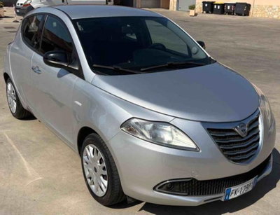 Lancia Ypsilon 1.2 69 CV 5 porte GPL Gold Plus (7)