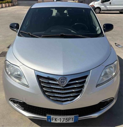 Lancia Ypsilon 1.2 69 CV 5 porte GPL Gold Plus (8)