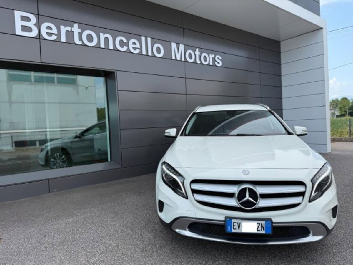 Mercedes-Benz GLA SUV 220 CDI Automatic 4Matic Sport (2)