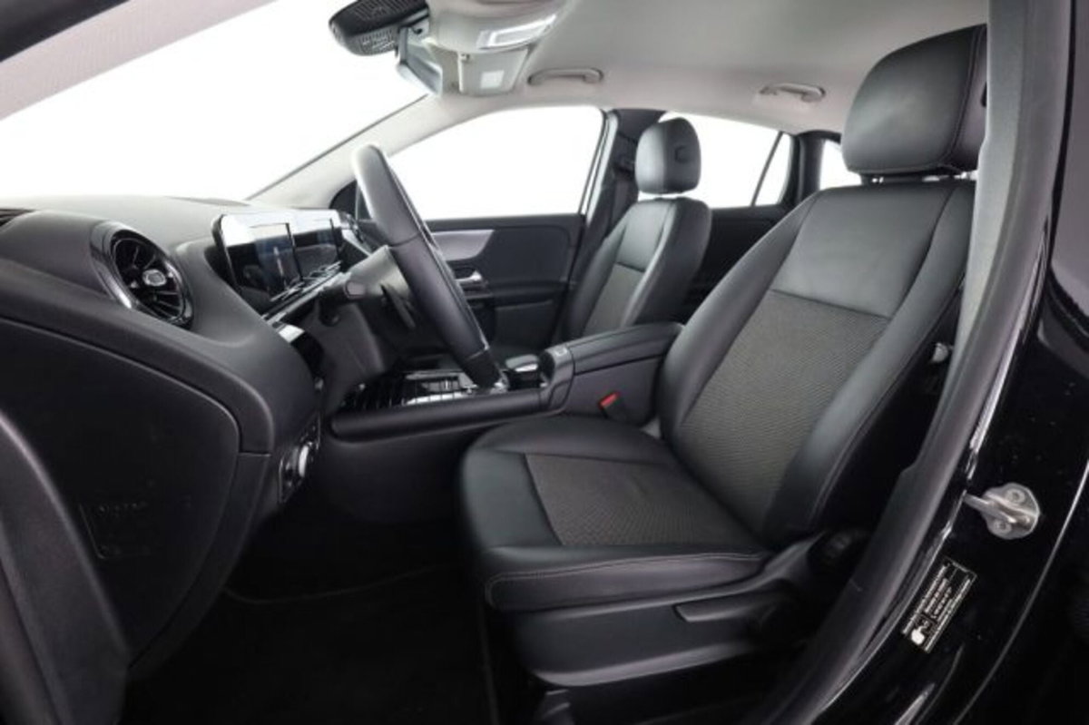 Mercedes-Benz CLA Shooting Brake 180 d Automatic Shooting Brake Business (2)