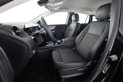 Mercedes-Benz CLA Shooting Brake 180 d Automatic Shooting Brake Business (2)