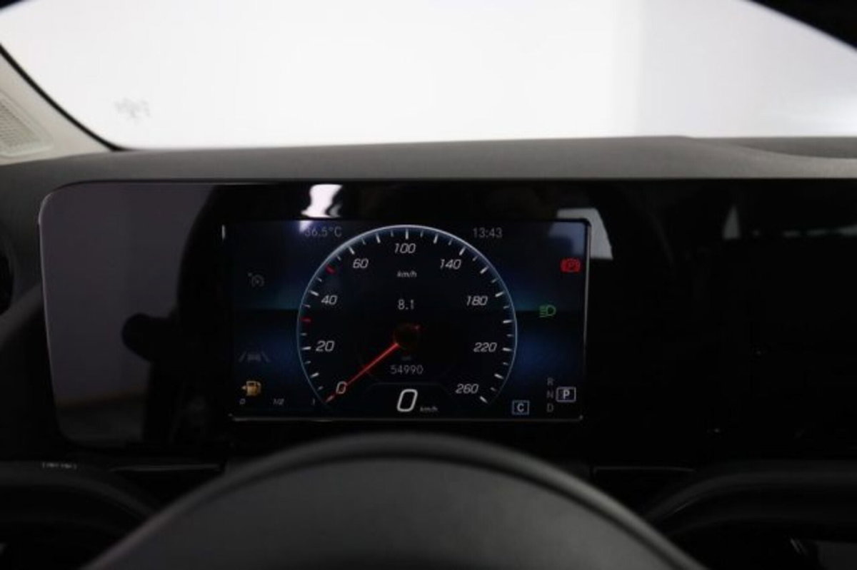 Mercedes-Benz CLA Shooting Brake 180 d Automatic Shooting Brake Business (7)