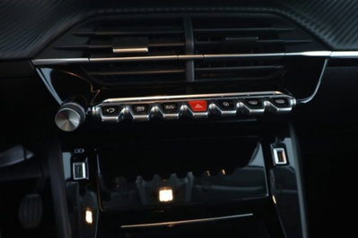 Peugeot 208 PureTech 100 Stop&Start EAT8 5 porte Allure Pack (13)