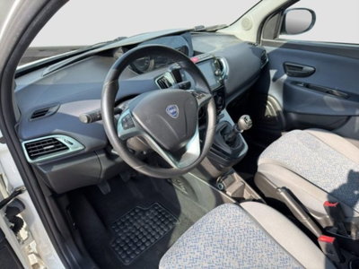 Lancia Ypsilon 1.0 FireFly 5 porte S&S Hybrid Ecochic Gold (9)
