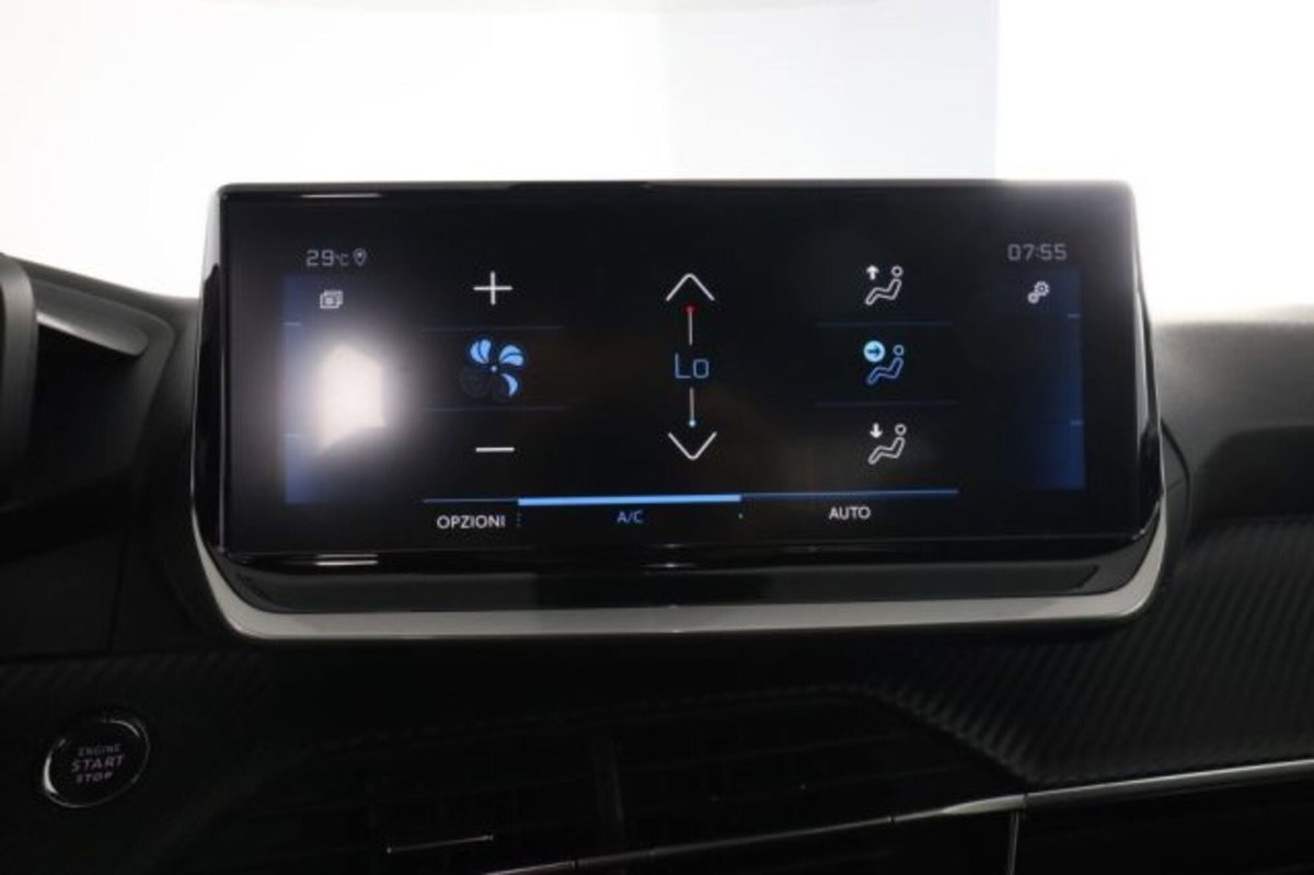 Peugeot 2008 PureTech 130 S&S EAT8 Allure Pack (11)