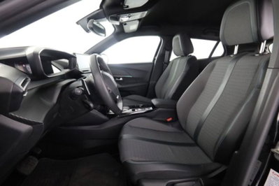 Peugeot 2008 PureTech 130 S&S EAT8 Allure Pack (2)