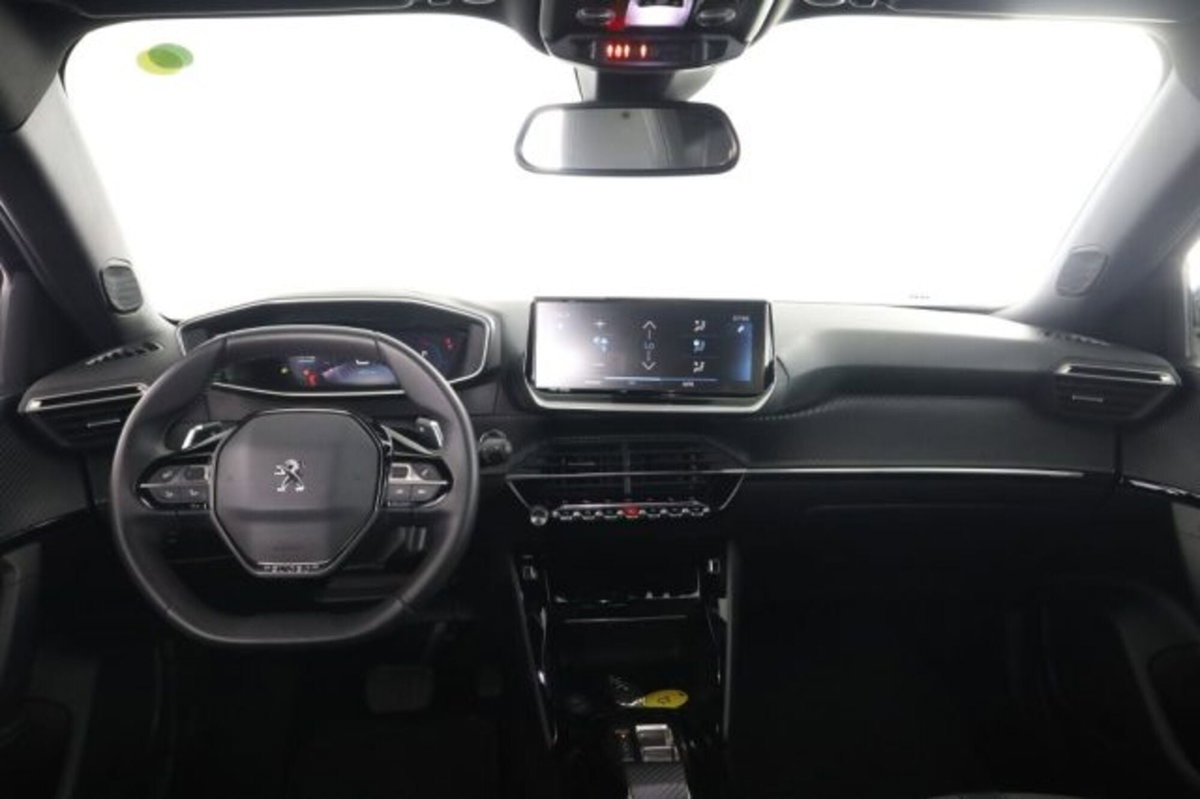 Peugeot 2008 PureTech 130 S&S EAT8 Allure Pack (4)