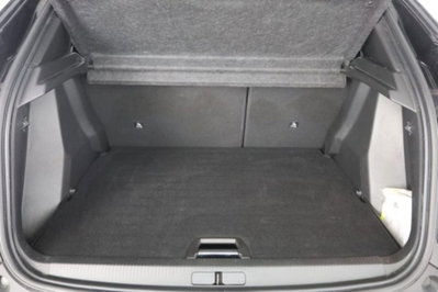 Peugeot 2008 PureTech 130 S&S EAT8 Allure Pack (6)
