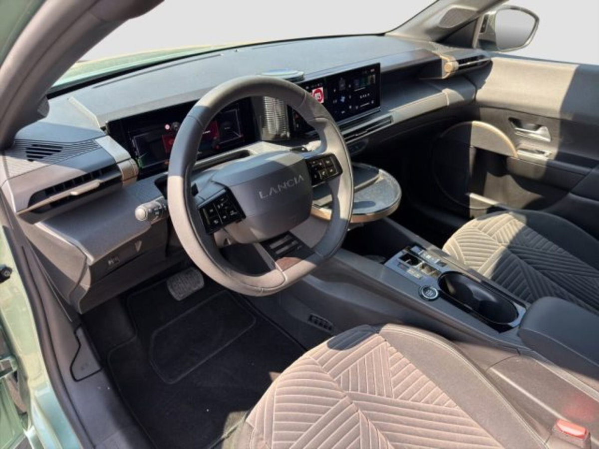 Lancia Ypsilon 1.2 LX 100cv (9)