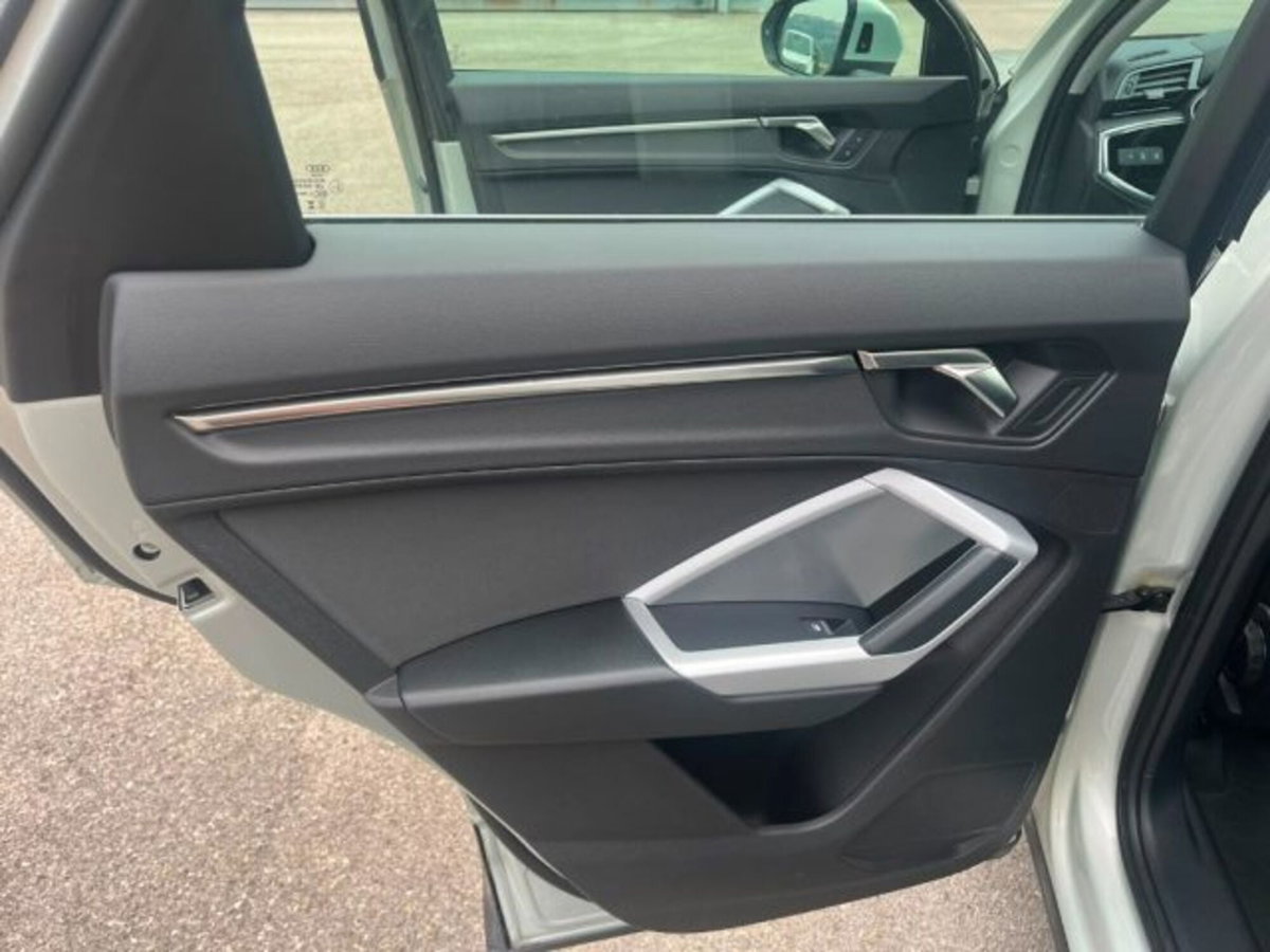 Audi Q3 Sportback 35 TDI S line edition (9)