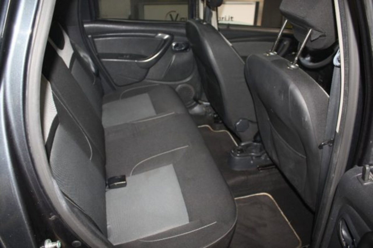 Dacia Duster 1.5 dCi 110CV S&S 4x2 Serie Speciale Lauréate Family (10)