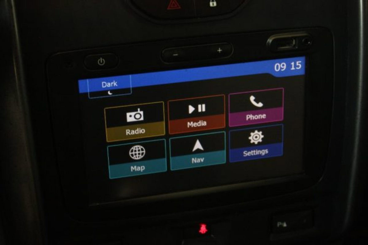 Dacia Duster 1.5 dCi 110CV S&S 4x2 Serie Speciale Lauréate Family (14)